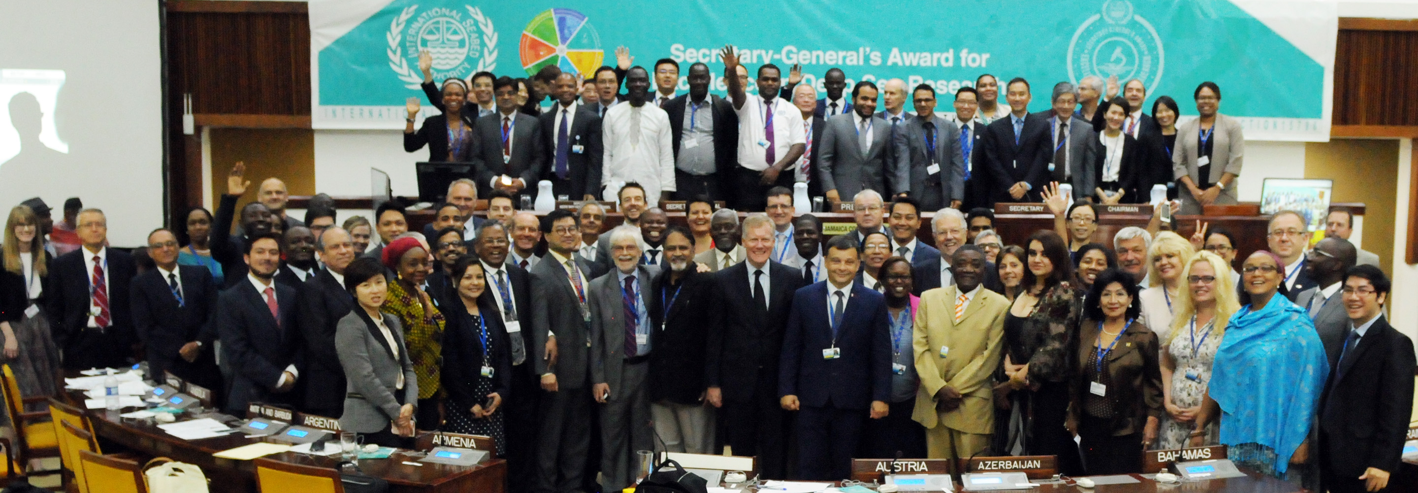Group photo of delegates at the end of the meeting, courtesy ISA. 